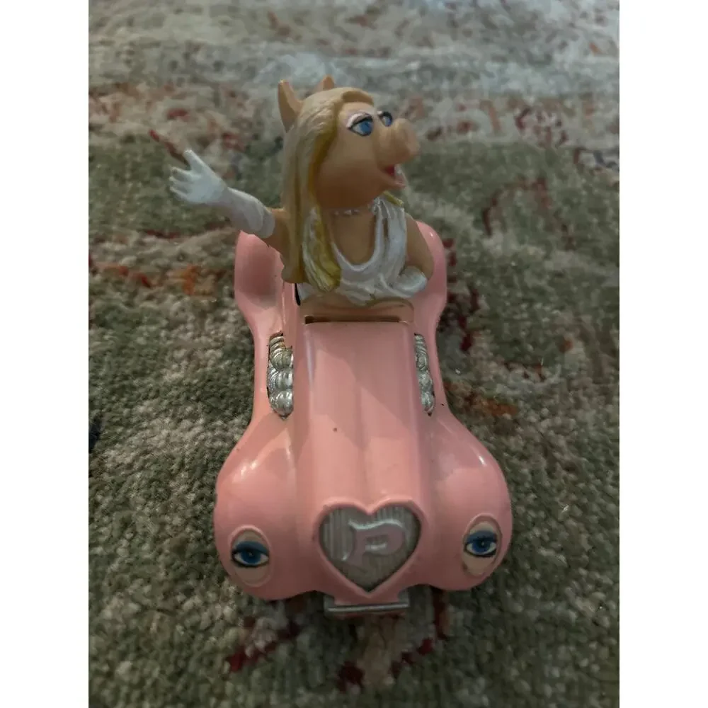 Miss Piggy (Muppets) Corgi Car (2) 1979